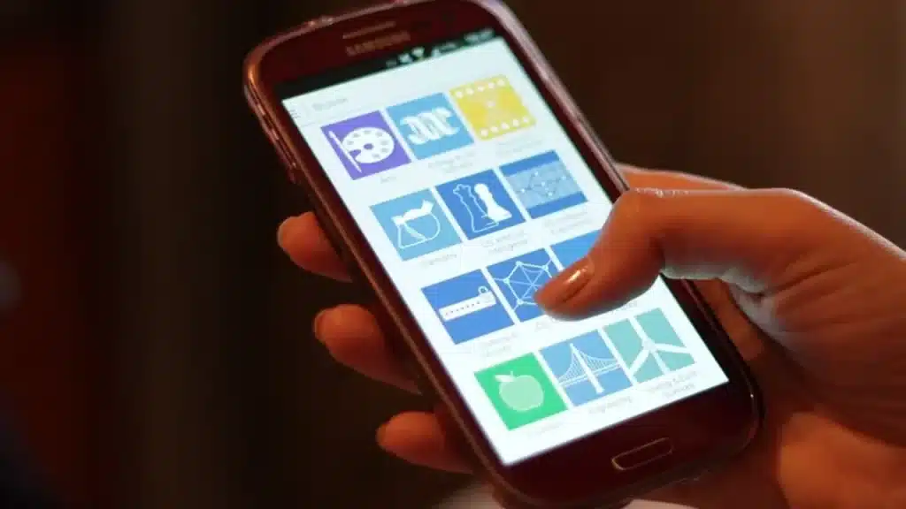 Galaxy S25 카메라 앱 업데이트와 오류 점검 순서 관련 실제 상황 사진