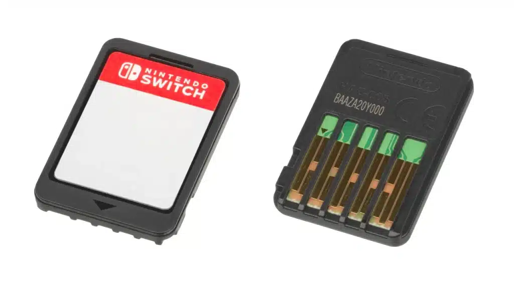 흰 배경 위에 놓인 실제 Nintendo Switch 게임 카드 두 개